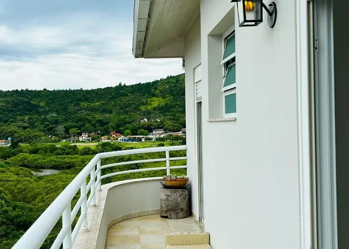 Apartamento Cobertura Palmas Do Arvoredo Para 7 Pessoas A 250M Do Mar Com Terraco E Vista Maravilhosa