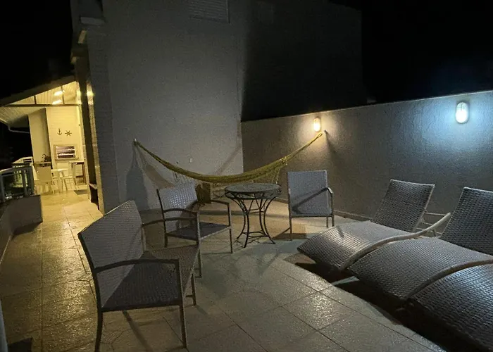 Apartamento Cobertura Palmas Do Arvoredo Para 7 Pessoas A 250M Do Mar Com Terraco E Vista Maravilhosa