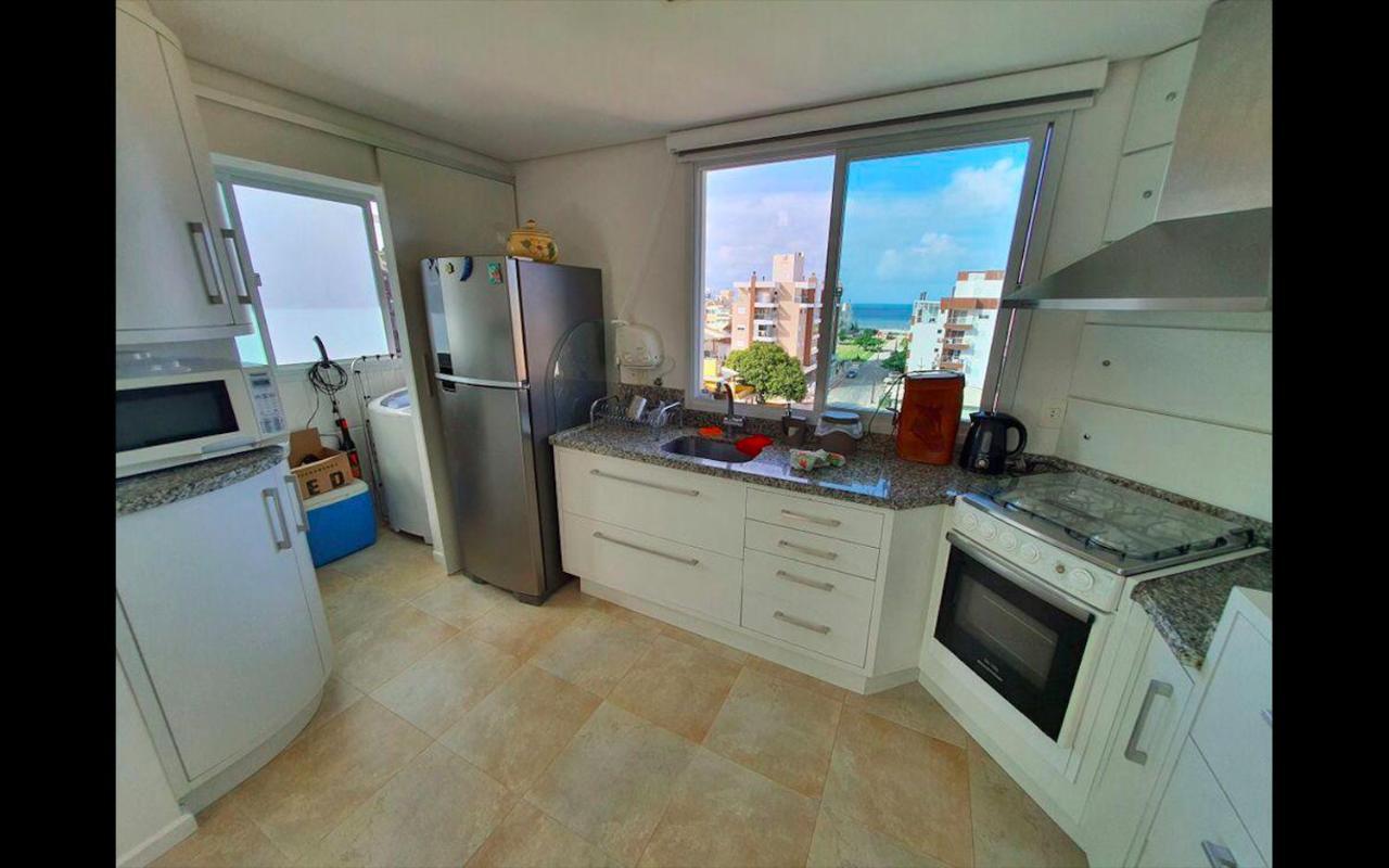Palmas Do Arvoredo: Beachfront Penthouse With Terrace And Sea View * Governador Celso Ramos