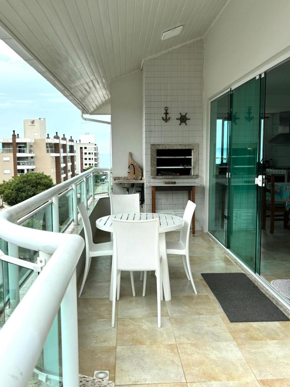 Palmas Do Arvoredo: Beachfront Penthouse With Terrace And Sea View Governador Celso Ramos