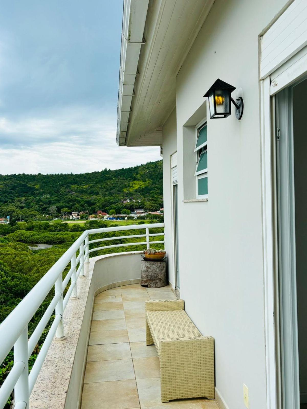 Apartment Palmas Do Arvoredo: Beachfront Penthouse With Terrace And Sea View Governador Celso Ramos