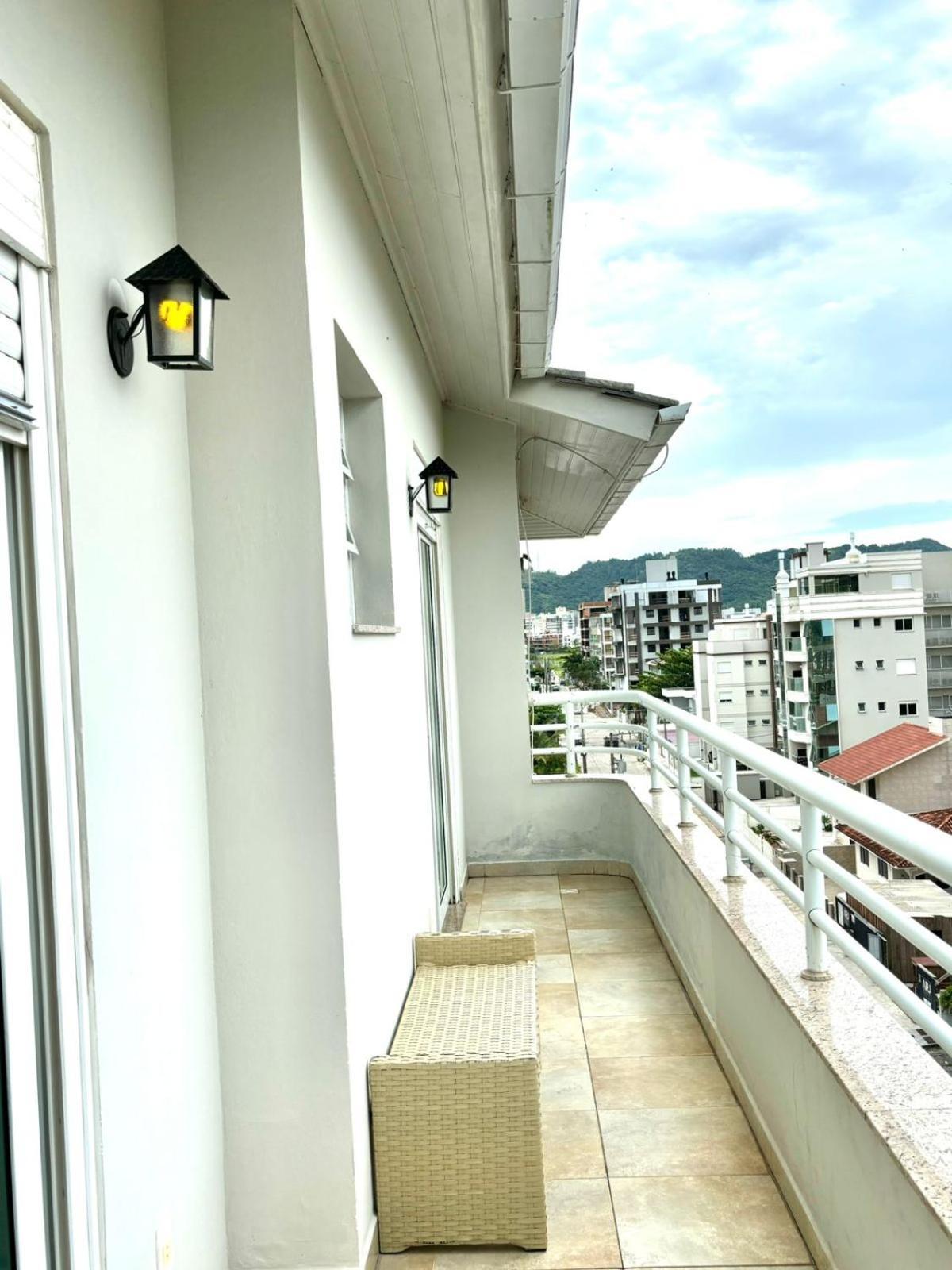 Palmas Do Arvoredo: Beachfront Penthouse With Terrace And Sea View Governador Celso Ramos